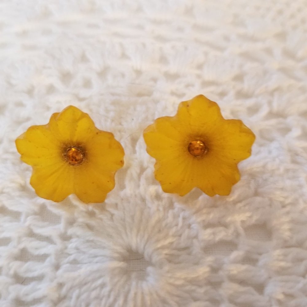 Vintage Yellow Flower Earrings